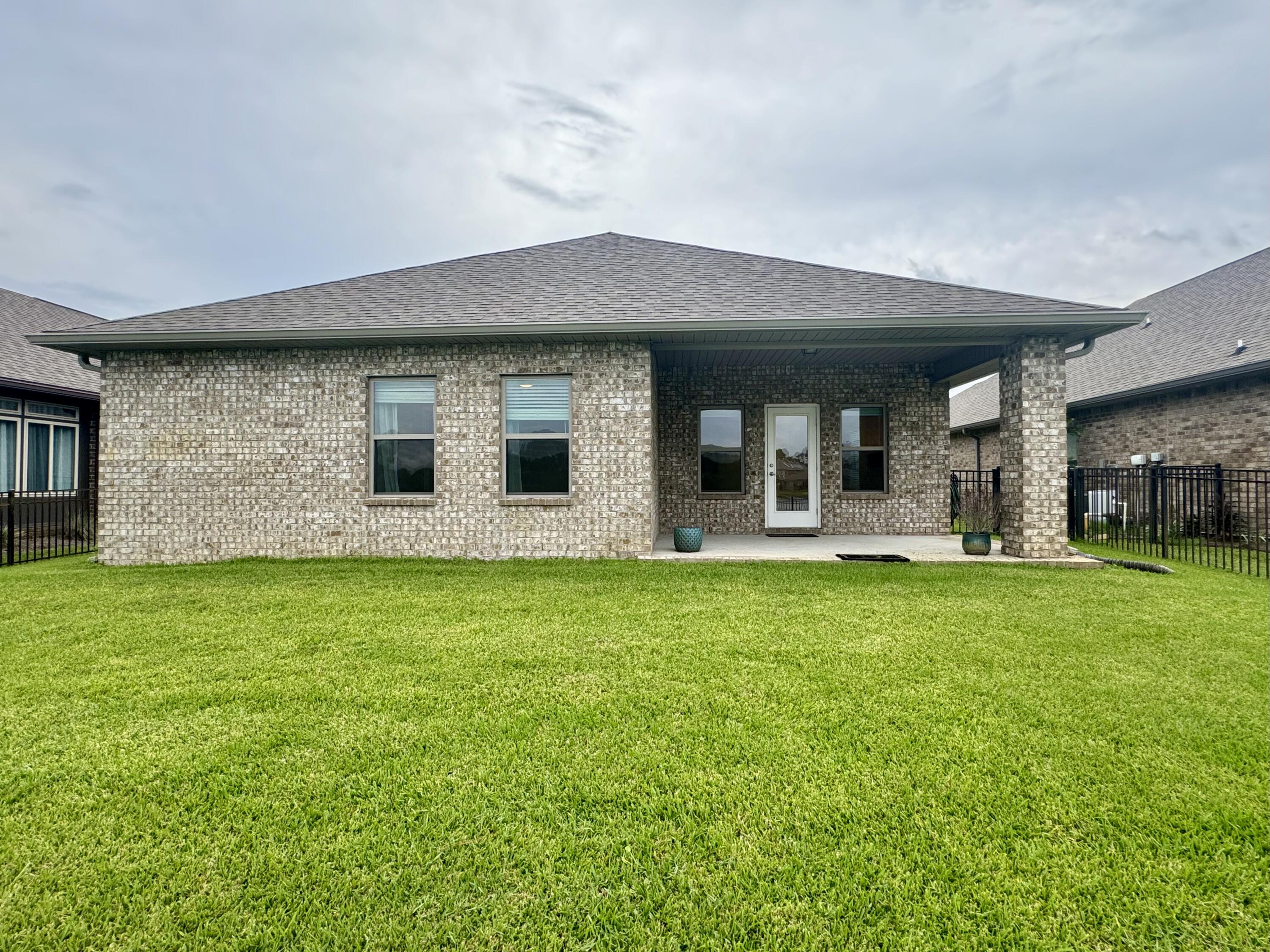 DRIFTWOOD ESTATES - Residential Lease