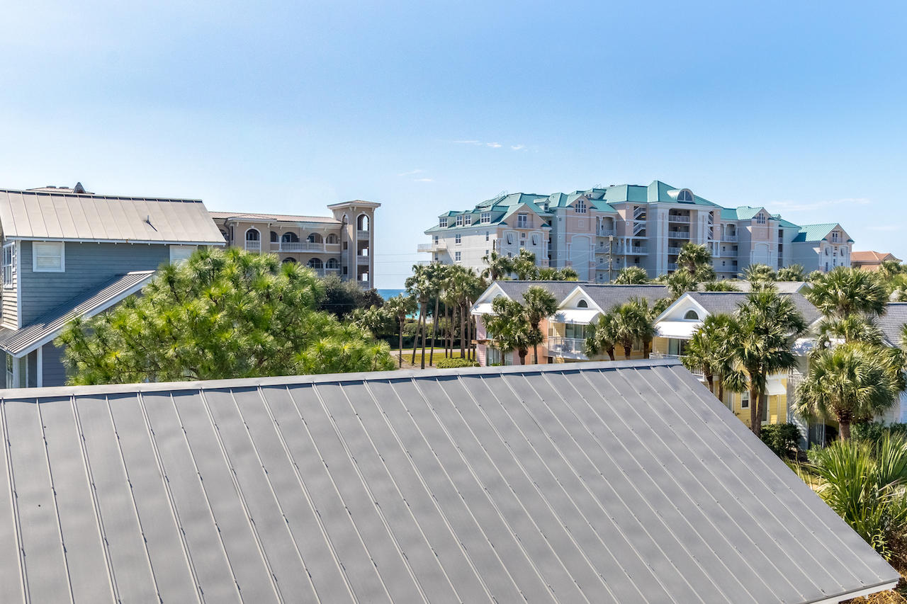 CRYSTAL BEACH - Residential