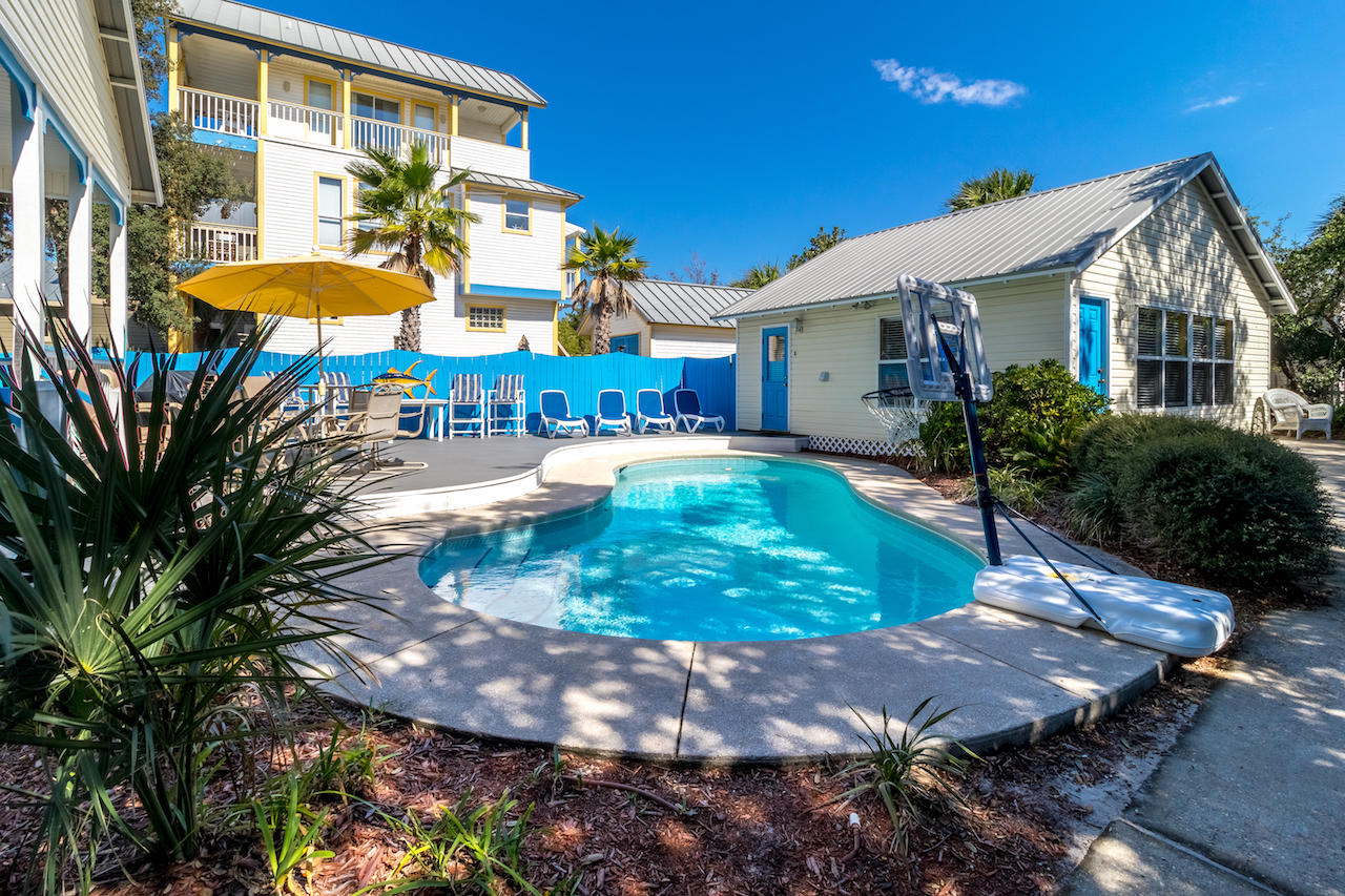 CRYSTAL BEACH - Residential