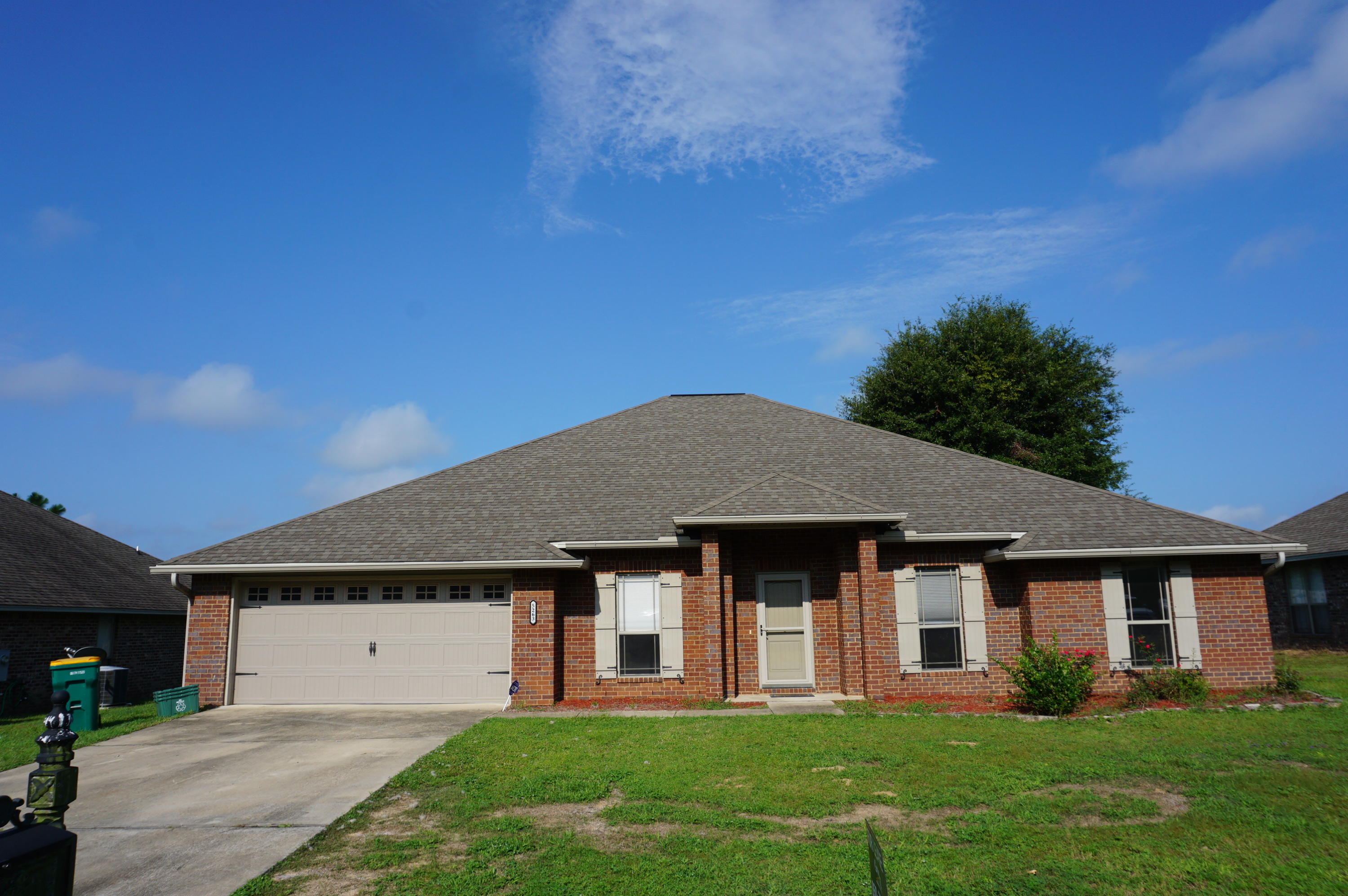 Available NOW!!!!....5/3 in Lee Farm Subdivision and over 3000 sqft. of living space. Open concept floor plan features plenty of room. Easy commute to bases, beaches & shopping. Laminate flooring, carpet, granite, neutral paint, large bedrooms, office space, bonus room upstairs, pantry, natural light, spacious bedrooms, custom finishings and more. The entire home has new paint. 2 car garage, mature landscaping, large back yard with privacy fence. Laundry room and covered back porch for outdoor entertaining. No inside smoking. Pets will be allowed with a $400 non-refundable pet fee.
