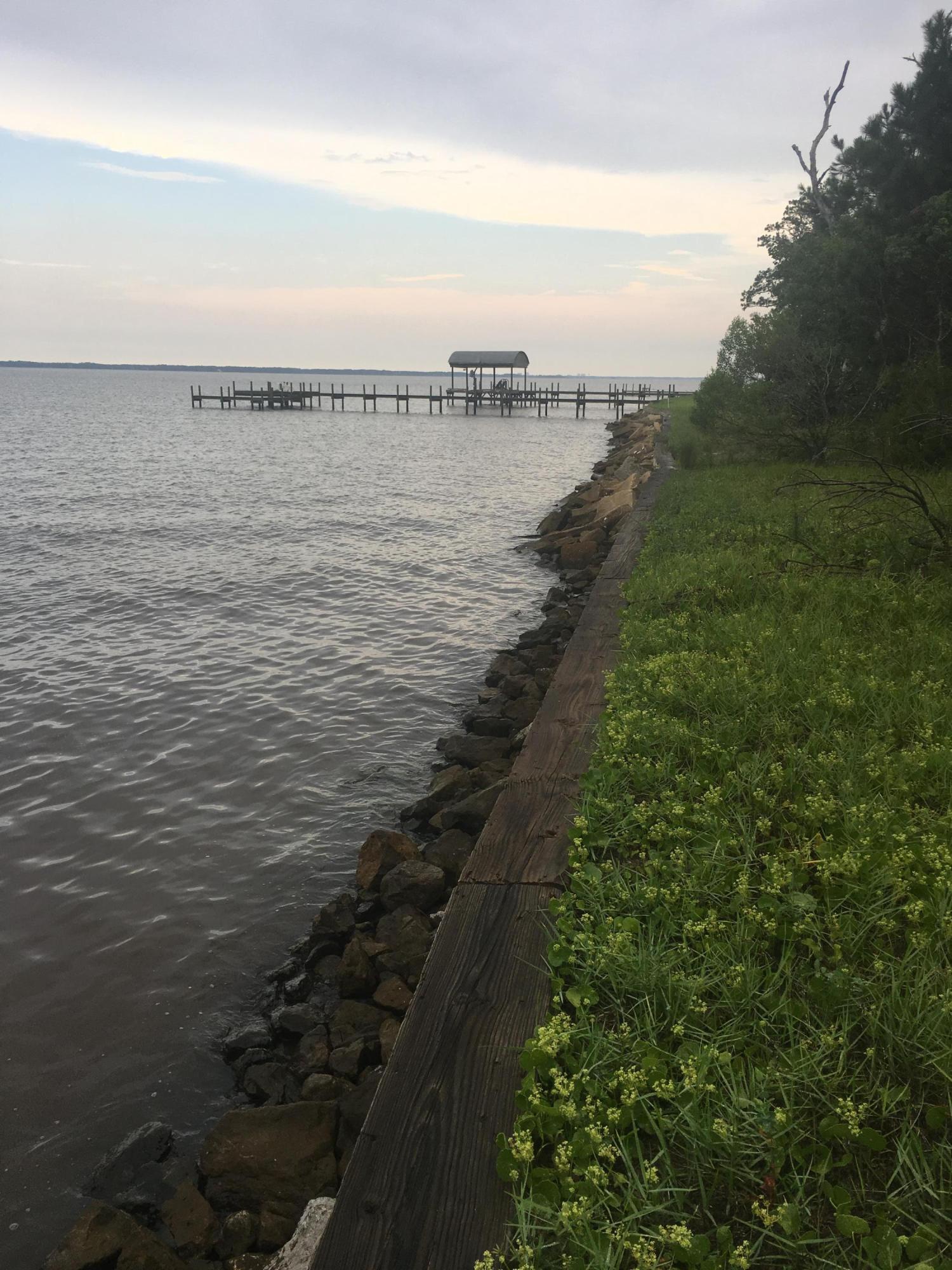 BAY CLIFFS - Land