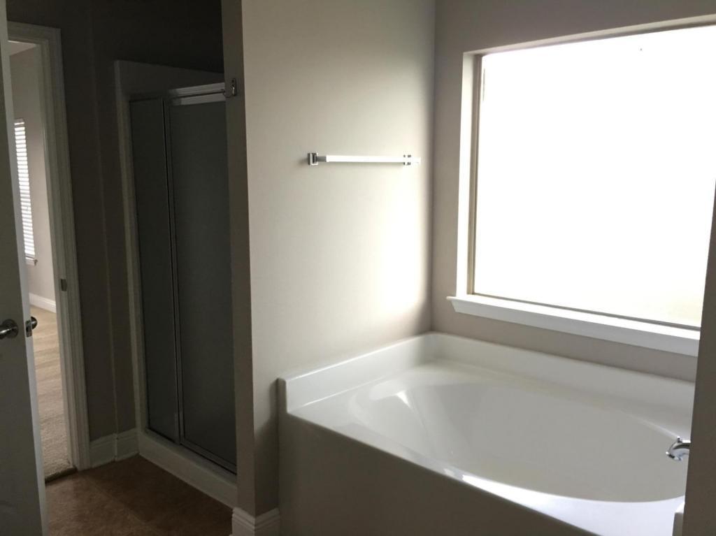 ROLLING RIDGE - Residential Lease