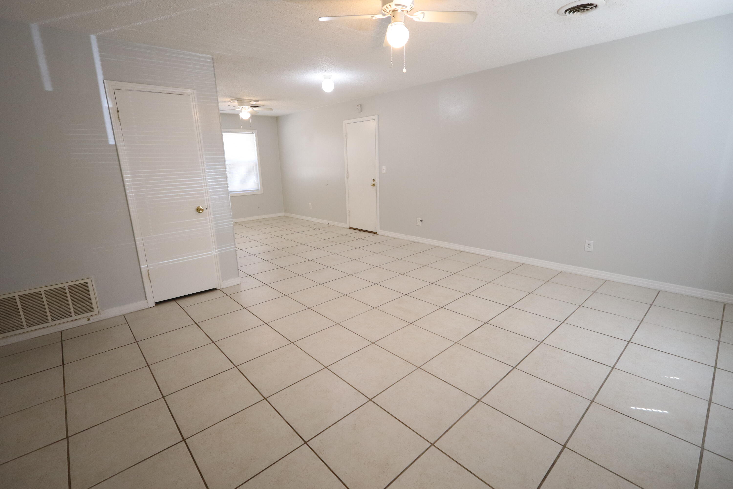 SANTA MARKELLA - Residential Lease