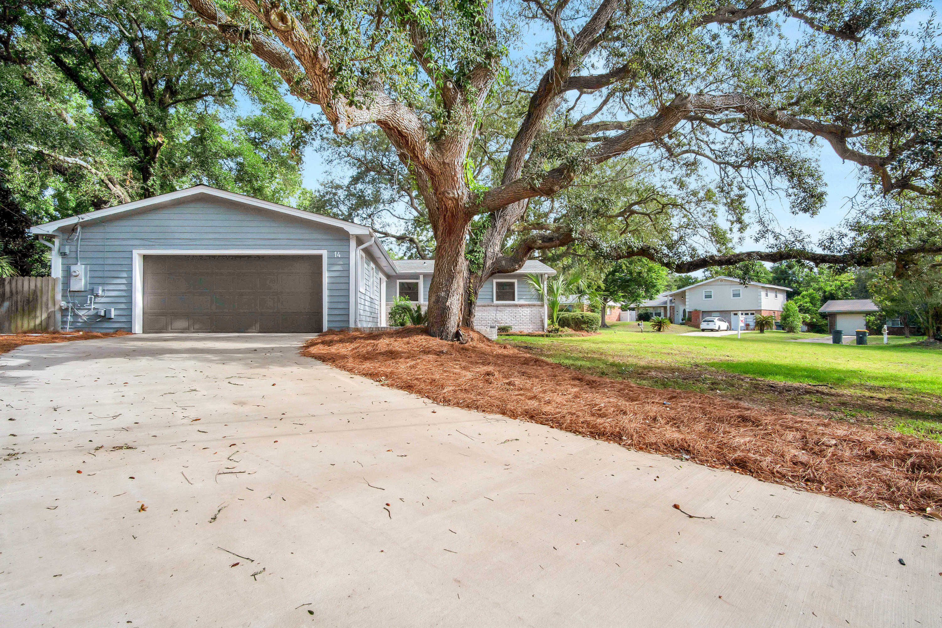 BAYOU WOODS - Residential