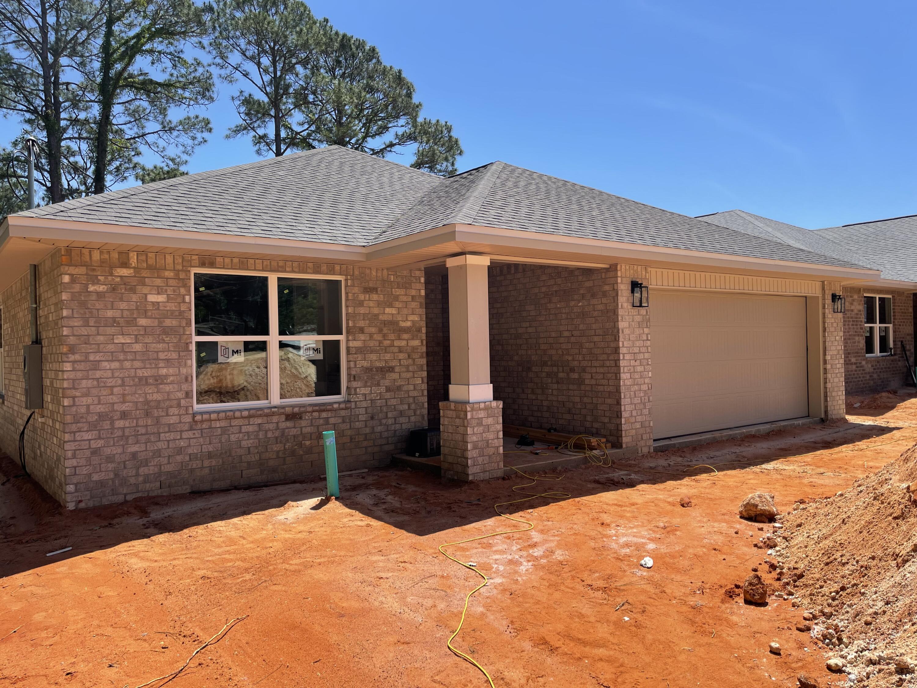 CRESCENT SHORES - Residential