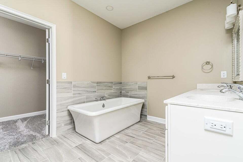 DAVIS-CLARK - Residential Lease