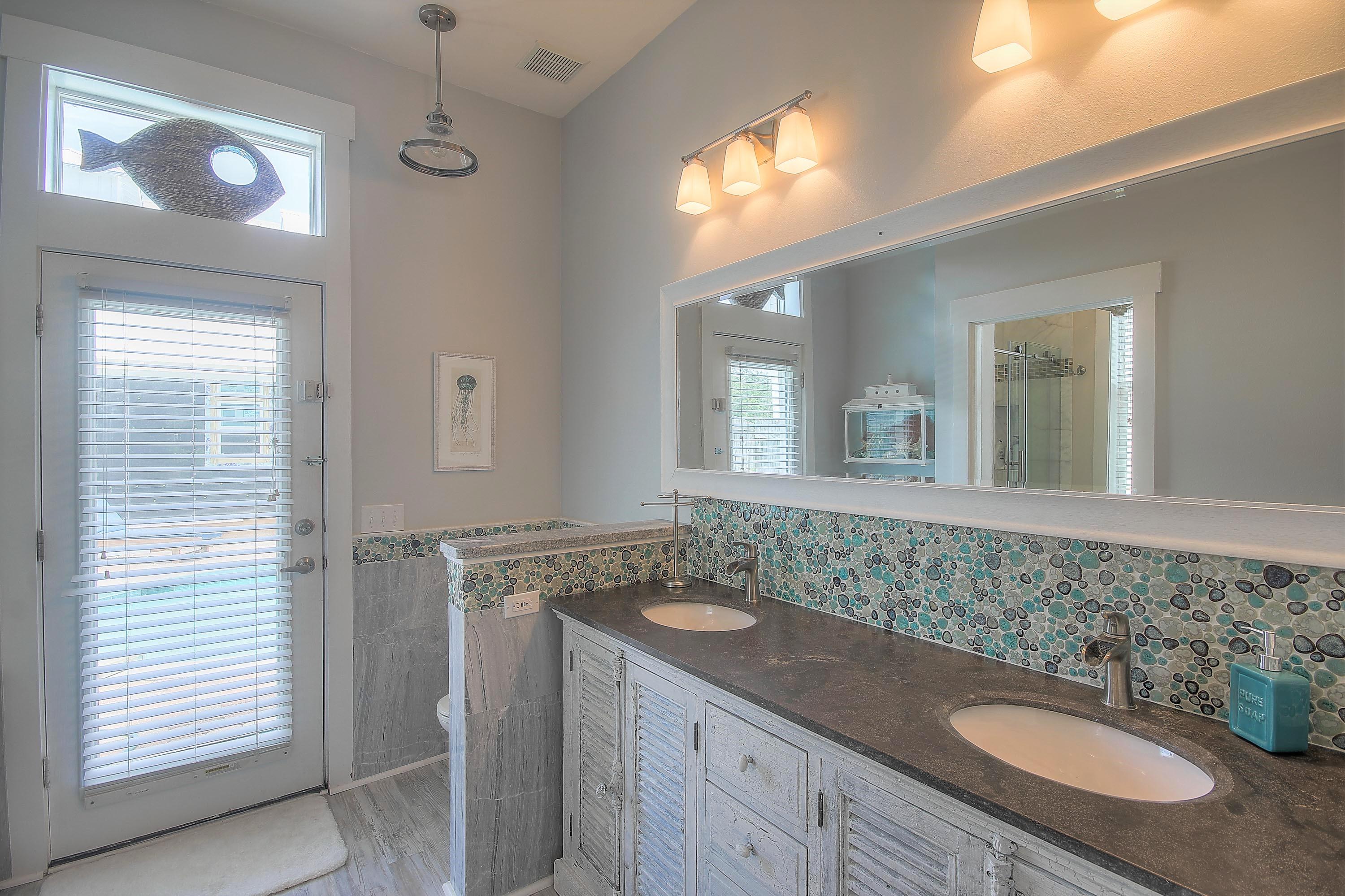 GULF SHORE MANOR - Residential