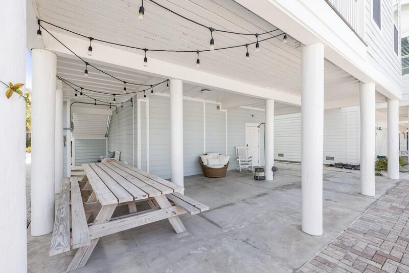 BY THE SEA - Residential