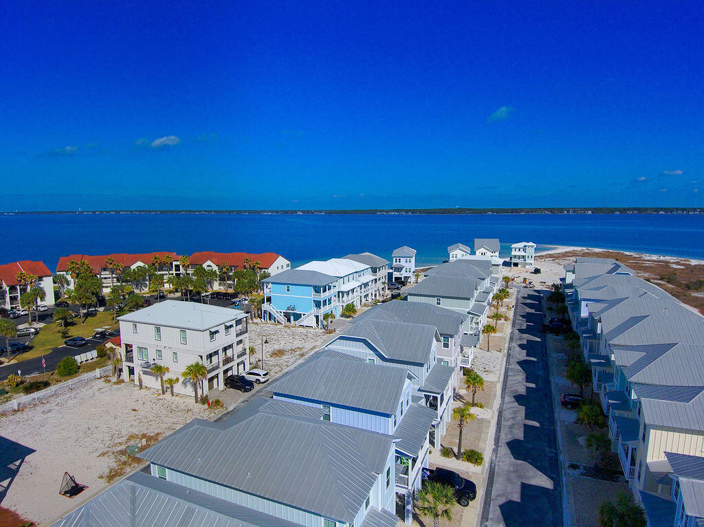 BY THE SEA - Residential