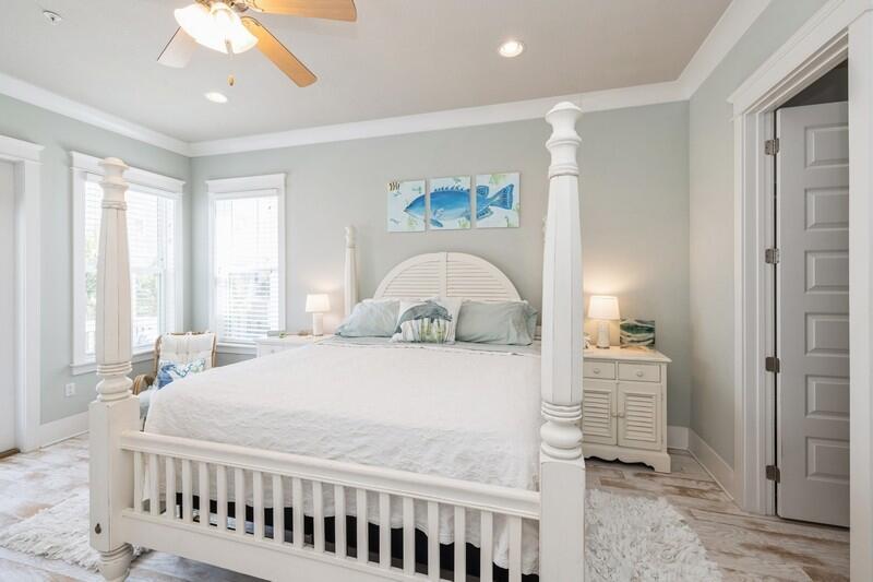 BY THE SEA - Residential