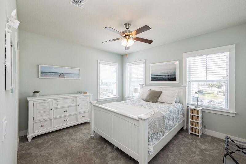 BY THE SEA - Residential