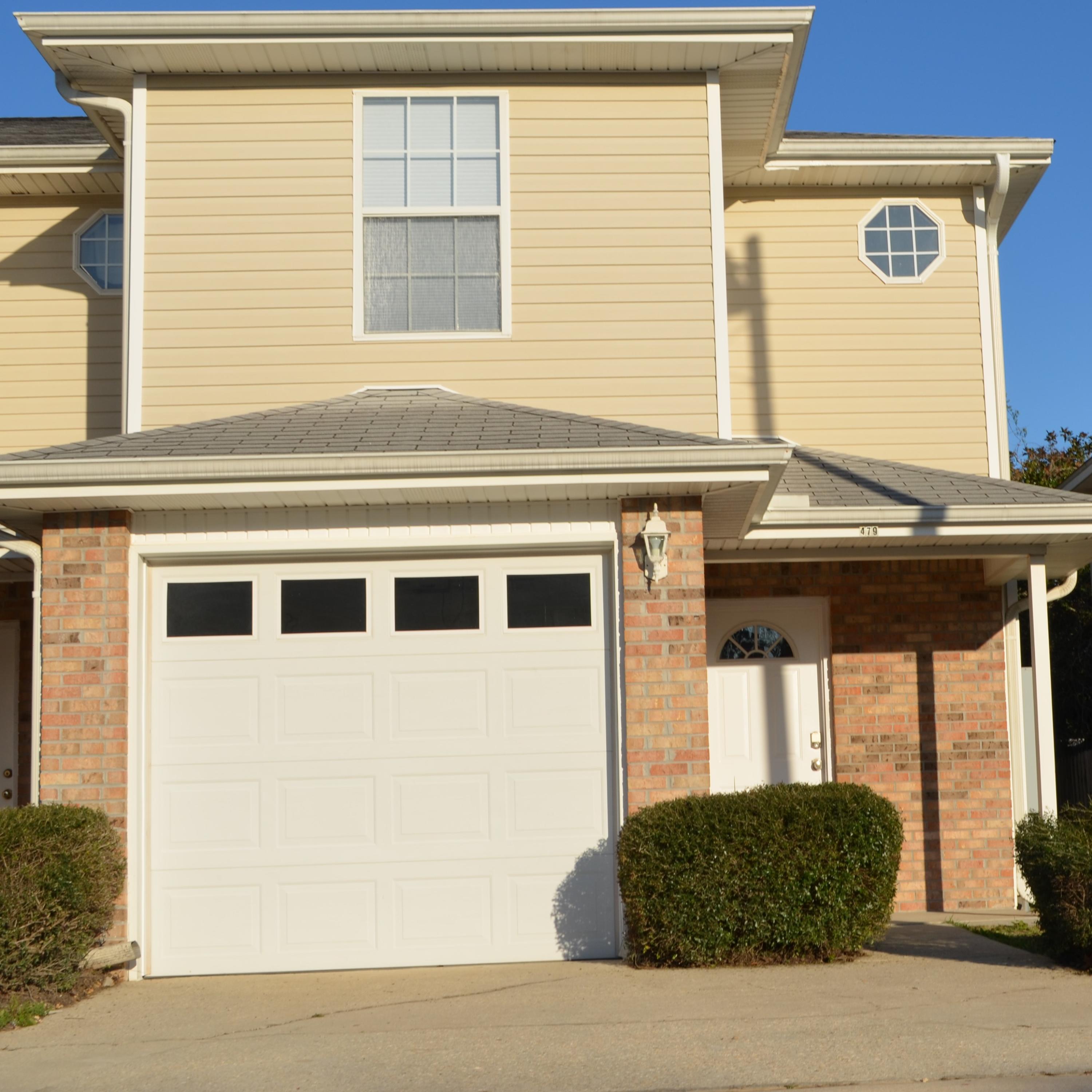 Spacious 2 bedroom /2.5 bathroom townhouse located next to Hurlburt Field. Master bedroom has 2 separate closets and a large master bath. The additional bedroom has a private bathroom. Great updates to include lighting, new flooring and new interior paint. Call today to schedule your showing!