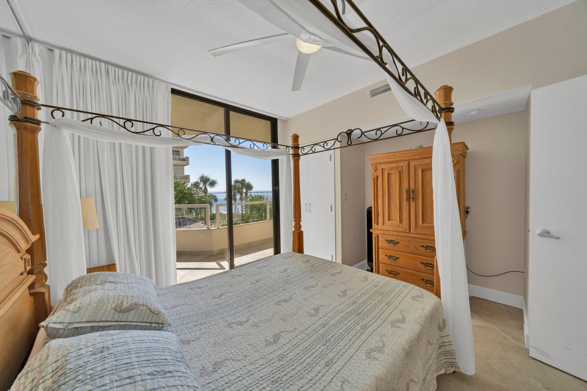 EAST PASS TOWERS CONDOMINIUM, PHASE 1 - Residential