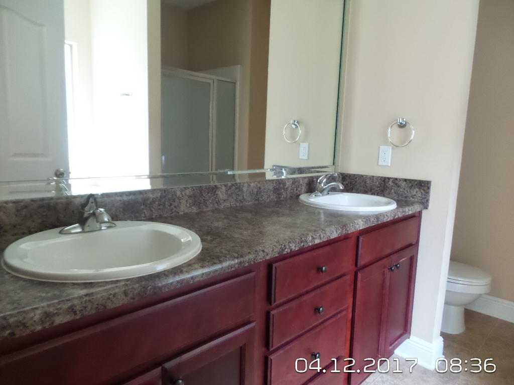 ROLLING RIDGE - Residential Lease