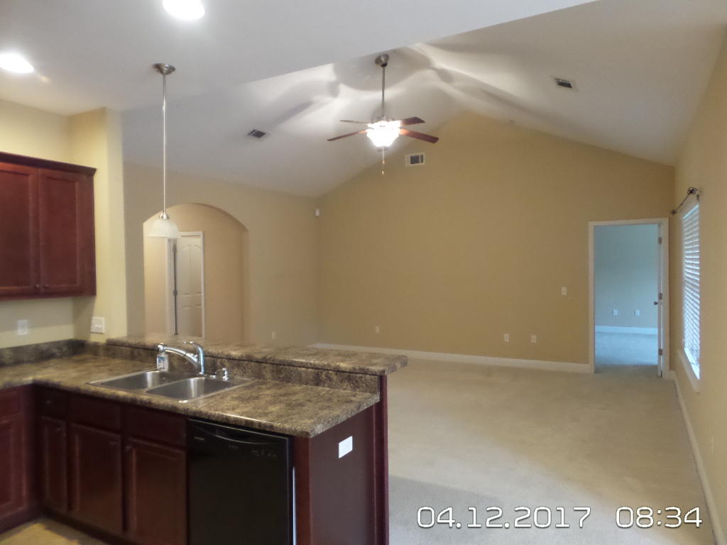 ROLLING RIDGE - Residential Lease