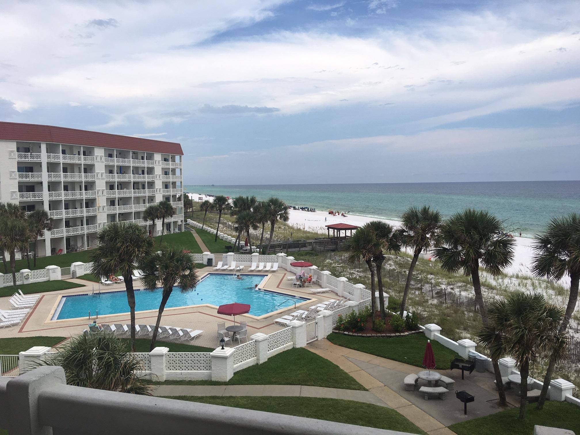 EL MATADOR CONDO - Residential