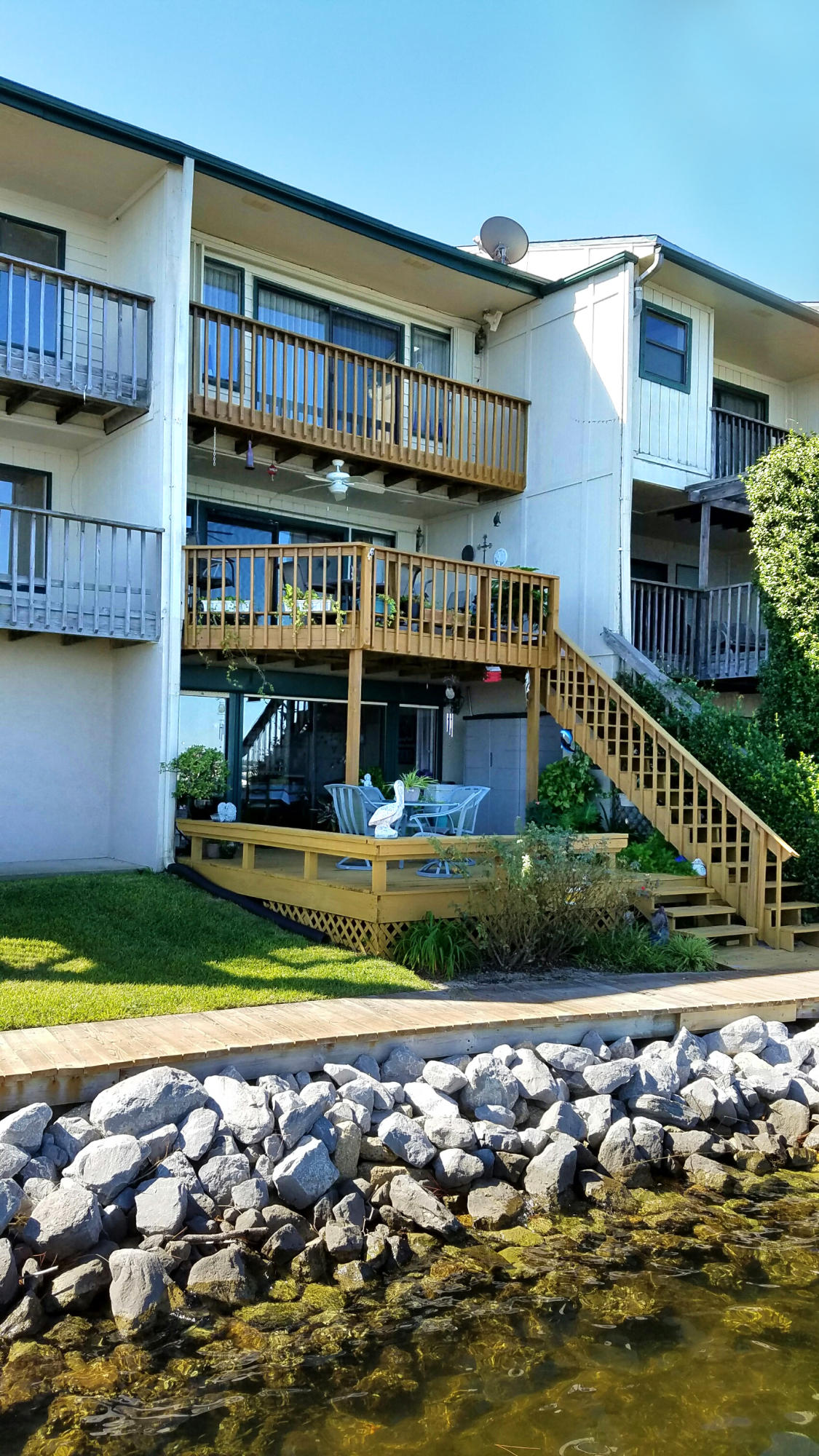 BAYOU PINES T/H - Residential