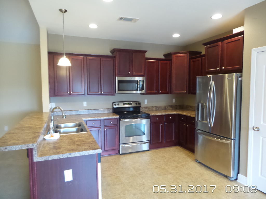 ROLLING RIDGE - Residential Lease