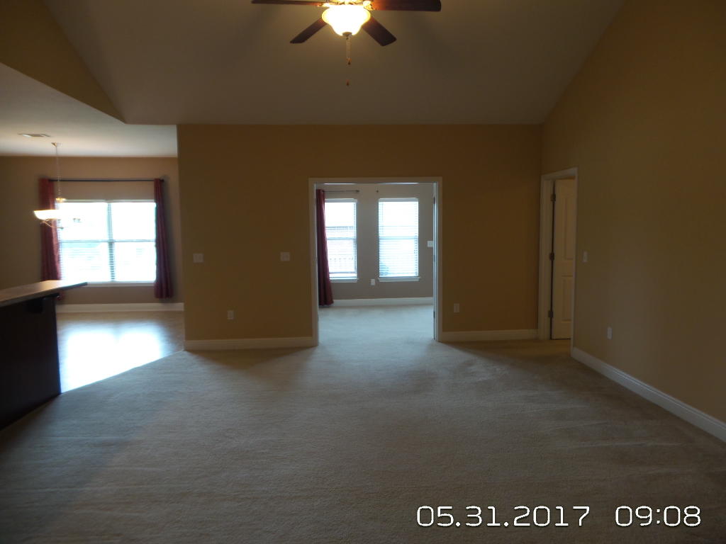 ROLLING RIDGE - Residential Lease