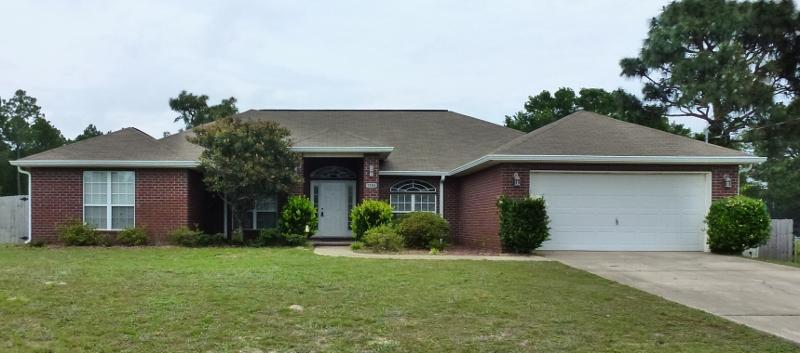 THIS CONTEMPORARY SPIRIT, WELL CARED FOR, 4 BEDROOM, 2 BATH CATHEDRAL CEILING, OPEN, SPLIT FLOOR PLAN, ALL BRICK HOME IS JUST WHAT YOU'VE BEEN LOOKING FOR. YES, DELIGHT TO THE EYES. HAS FORMAL DINING, FORMAL LIVING ROOM STUDY/OFFICE/DEN. THE FULLY APPLIANCE, HOP-UP BAR KITCHEN WITH GALOUR COUNTER AND CABINET SPACE, OPENS INTO THE FAMILY GREAT ROOM PROVIDING THE PERFECT SETTING FOR FAMILY ACTIVITIES AND RELAXATION. HAS WALL TO WALL CARPET IN ALL BEDROOM AND COMMON AREAS,TILE IN KITCHEN AND ALL WET AREAS. HAS CEILING FANS AND WINDOW TREATMENTS THRU OUT. YOU WILL LOVE THE HUGE BACK YARD JUST RIGHT FOR THOSE FAMILY AND FRIENDS BBQS & A SWING/JUNGLE GYM SET FOR THE KIDS. ALSO HAS SECURITY SYSTEM FOR PEACE OF MIND. LET THE PICTURES TELL THE STORY. YES, WORTH SEEING WORTH RENTING!! 24 HOUR NOTICE IS REQUIRED FOR SHOWING. THANKS!!
