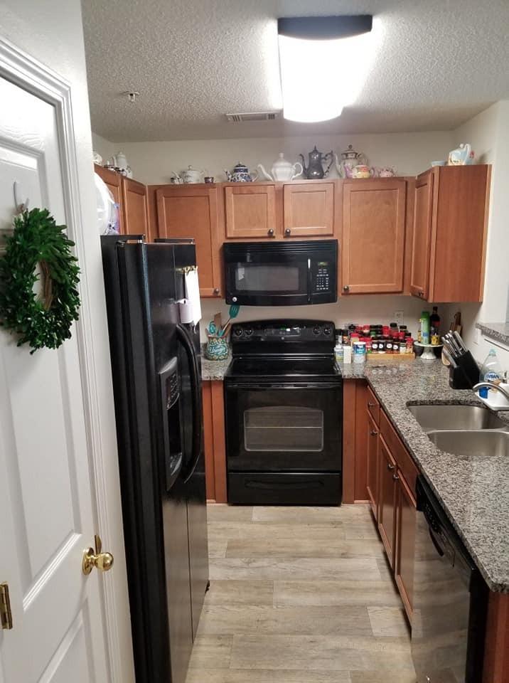 ROLLING PINES - Residential Lease