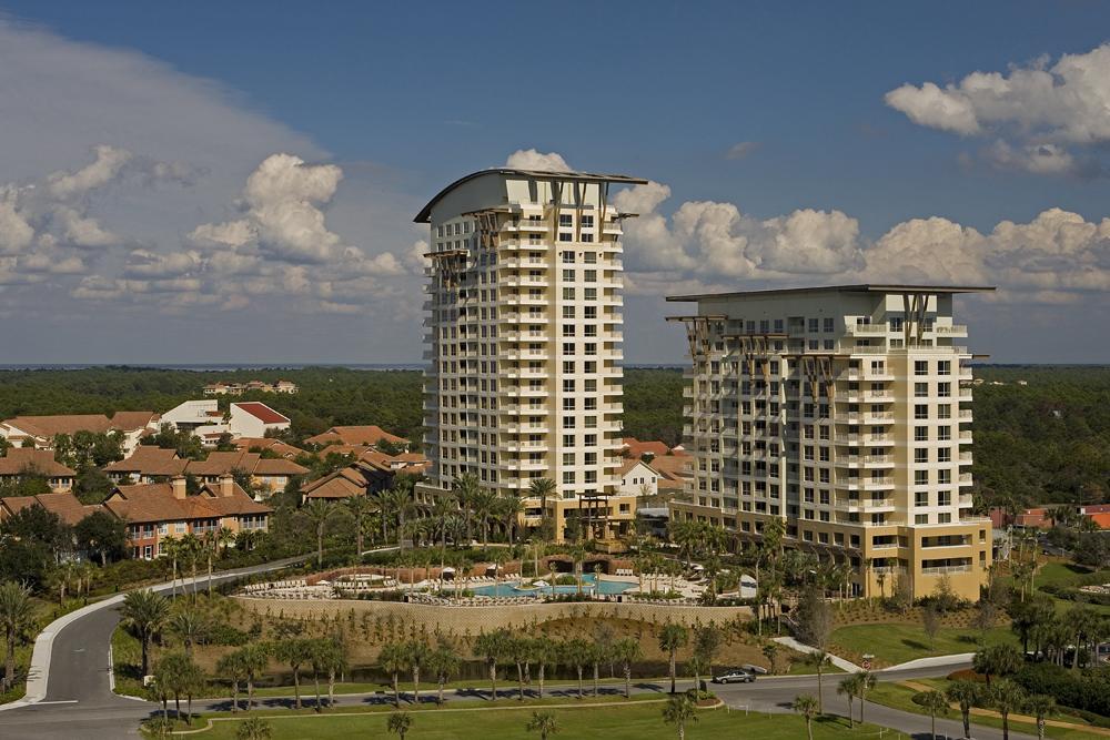 FULLY FURNISHED FOR 6 MONTHS!
Come see what all a Resort Community has to offer. Amenities included with the lease of this home are daily kayak, bike and boogie board rentals. Daily tennis court time, fitness club access (with spa and steam rooms), access to the resorts three pools, and discounts on golf and beach set-ups are also included. This is in addition to any amenities specific to this property's neighborhood and is an exclusive offering with this listing. An Administrative Amenity fee may apply.