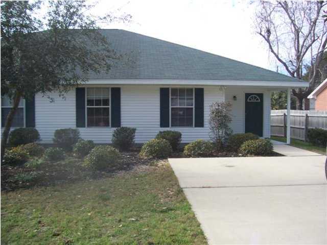 Wonderful duplex with great floorplan in the heart of Niceville! Spacious rooms with plenty of closet space and storage. Appliance are all electric. Privacy fenced backyard. No smoking. No pets.