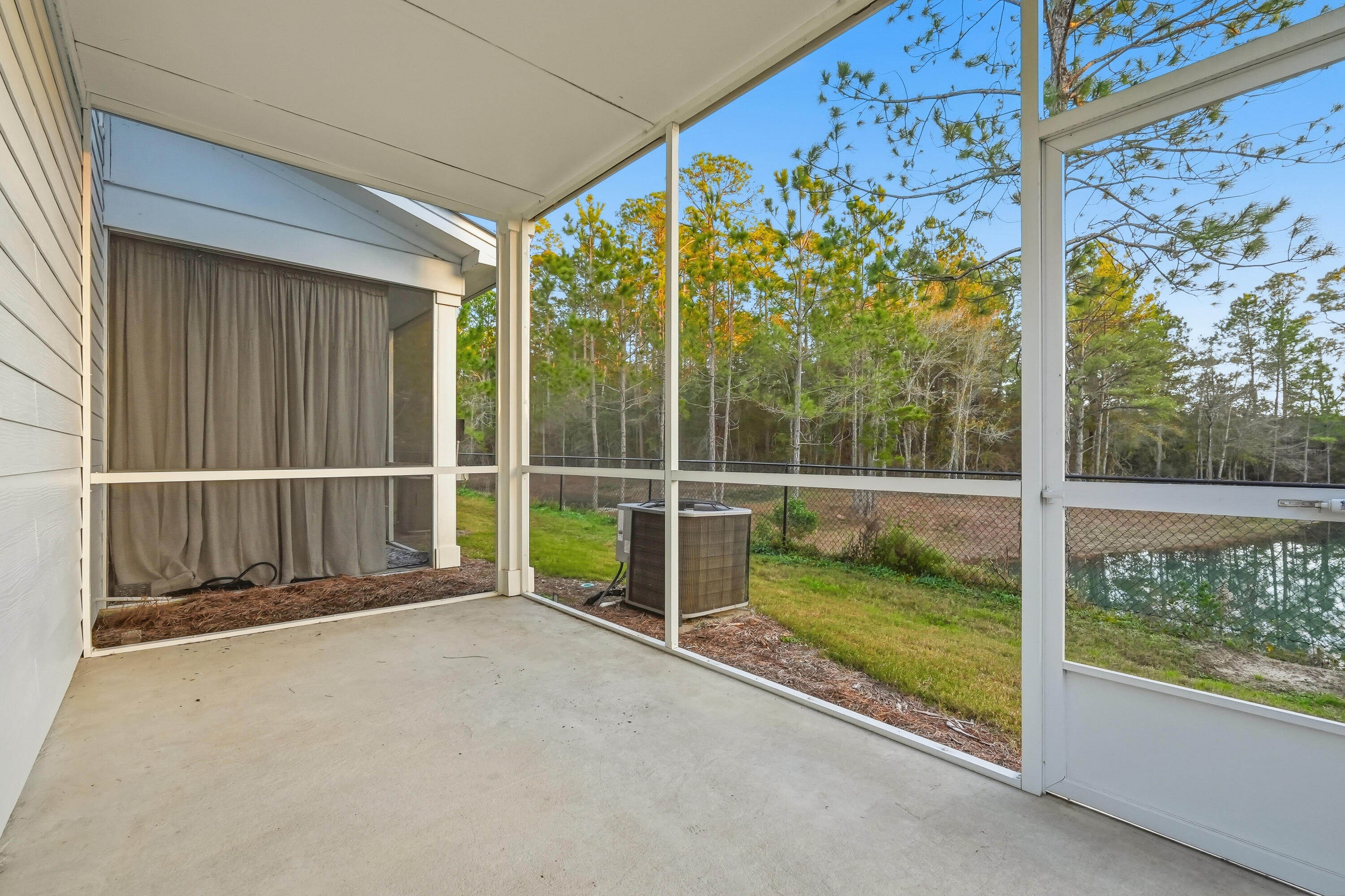 VERANDAS OF FREEPORT, THE - Residential Lease