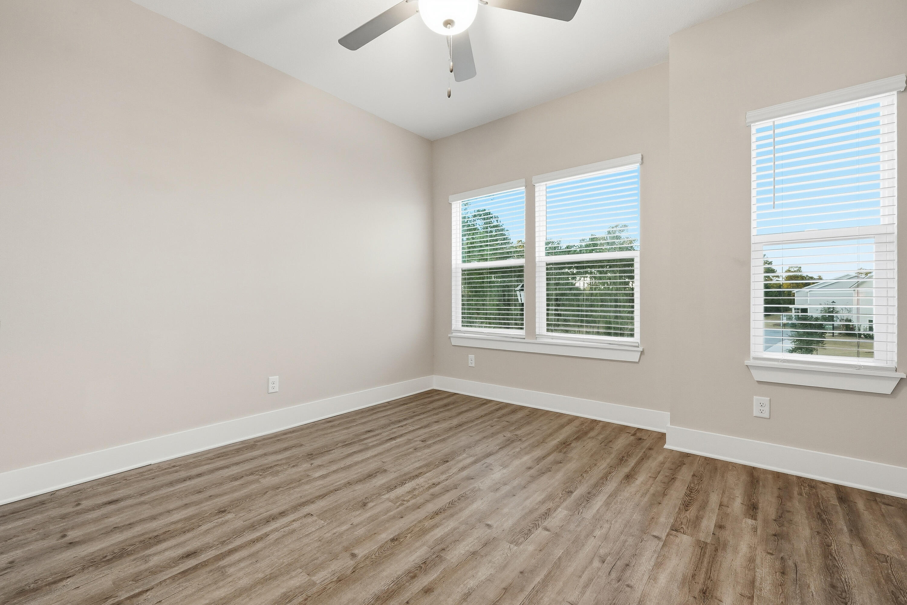 VERANDAS OF FREEPORT, THE - Residential Lease