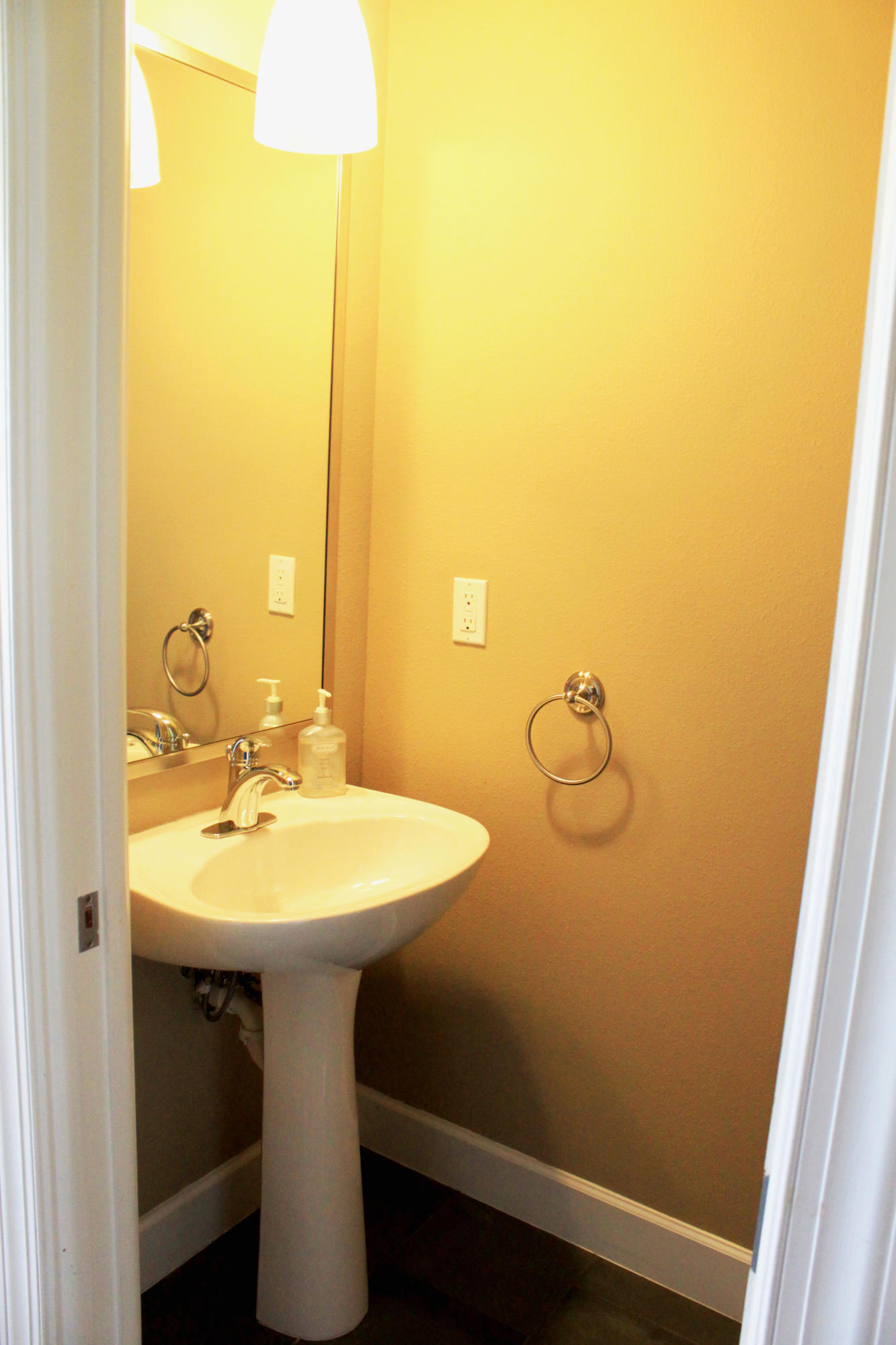 SOUTH HAVEN TOWNHOMES - Residential Lease
