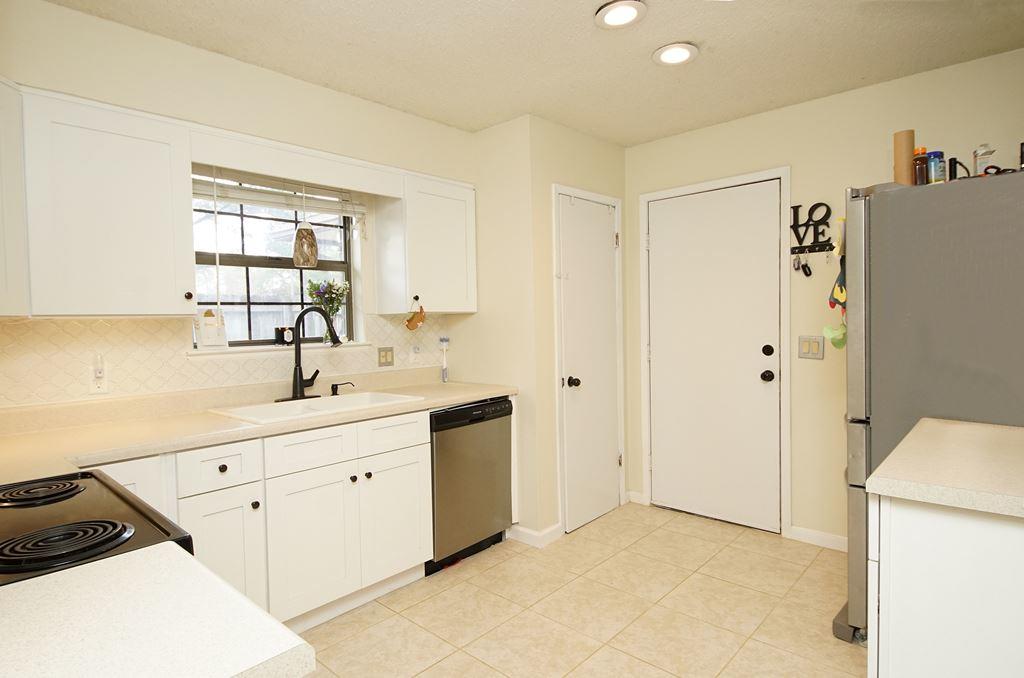 PINEWOOD ESTATES 2 - Residential