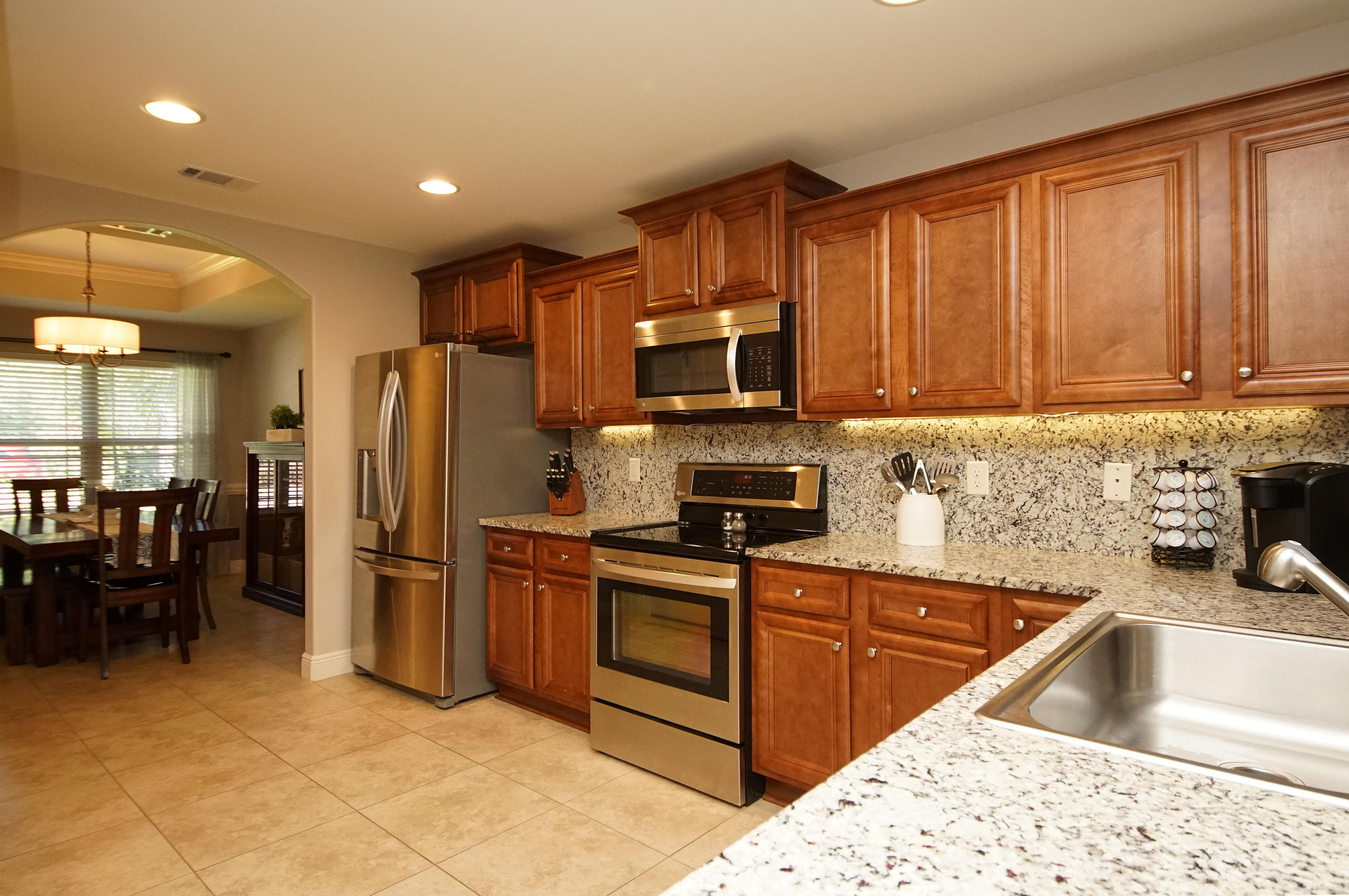 VALPARAISO PINECREST 6 - Residential Lease