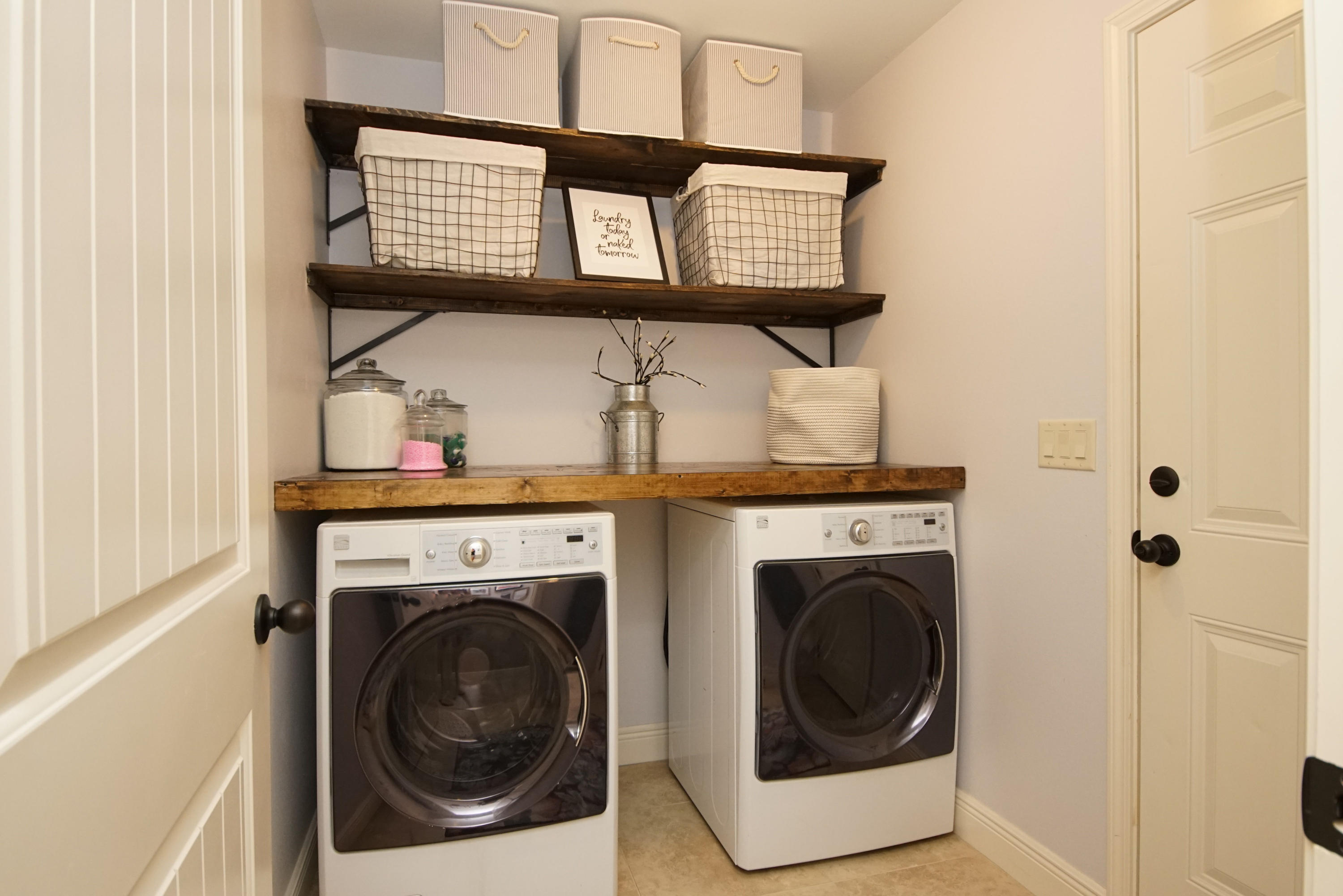 VALPARAISO PINECREST 6 - Residential Lease
