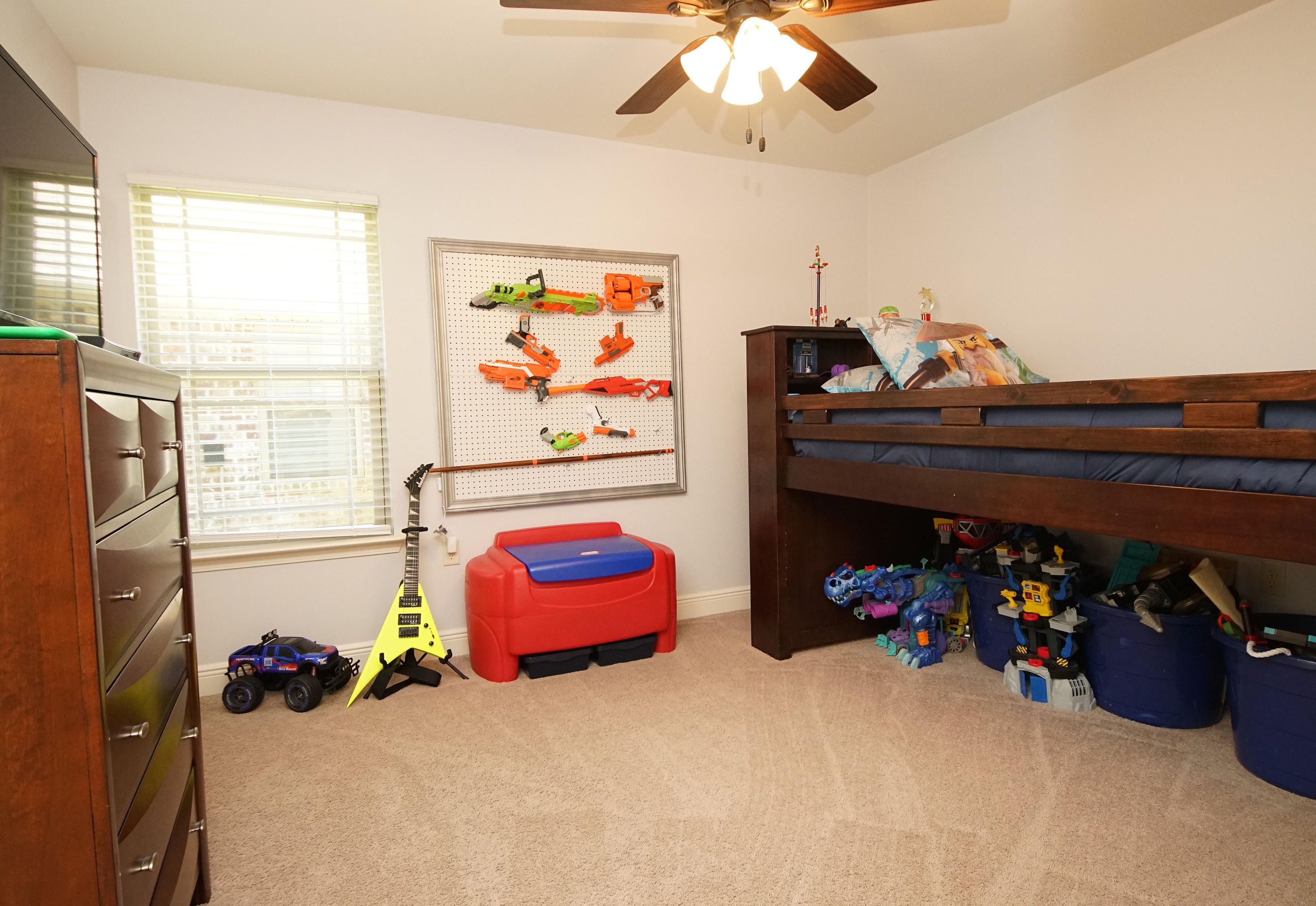 VALPARAISO PINECREST 6 - Residential Lease
