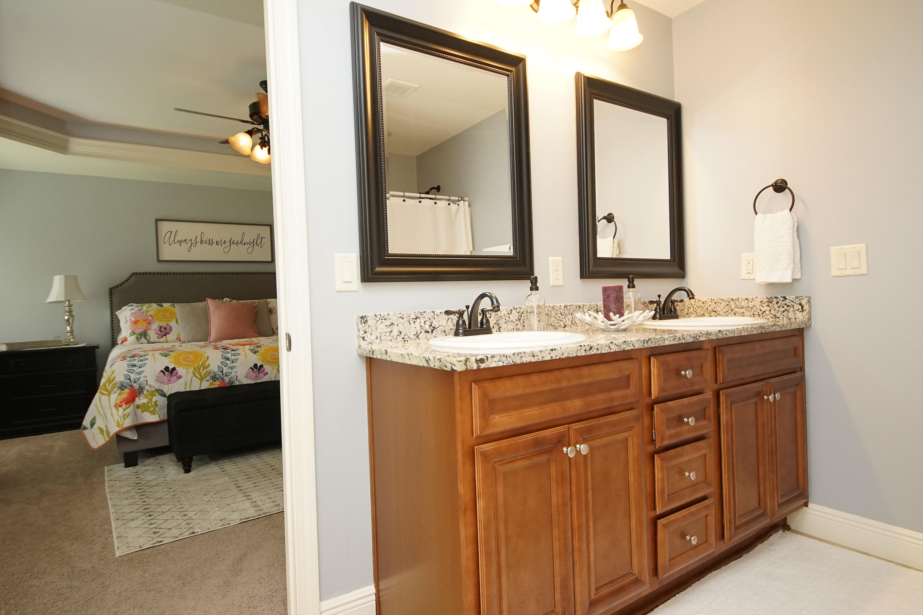 VALPARAISO PINECREST 6 - Residential Lease