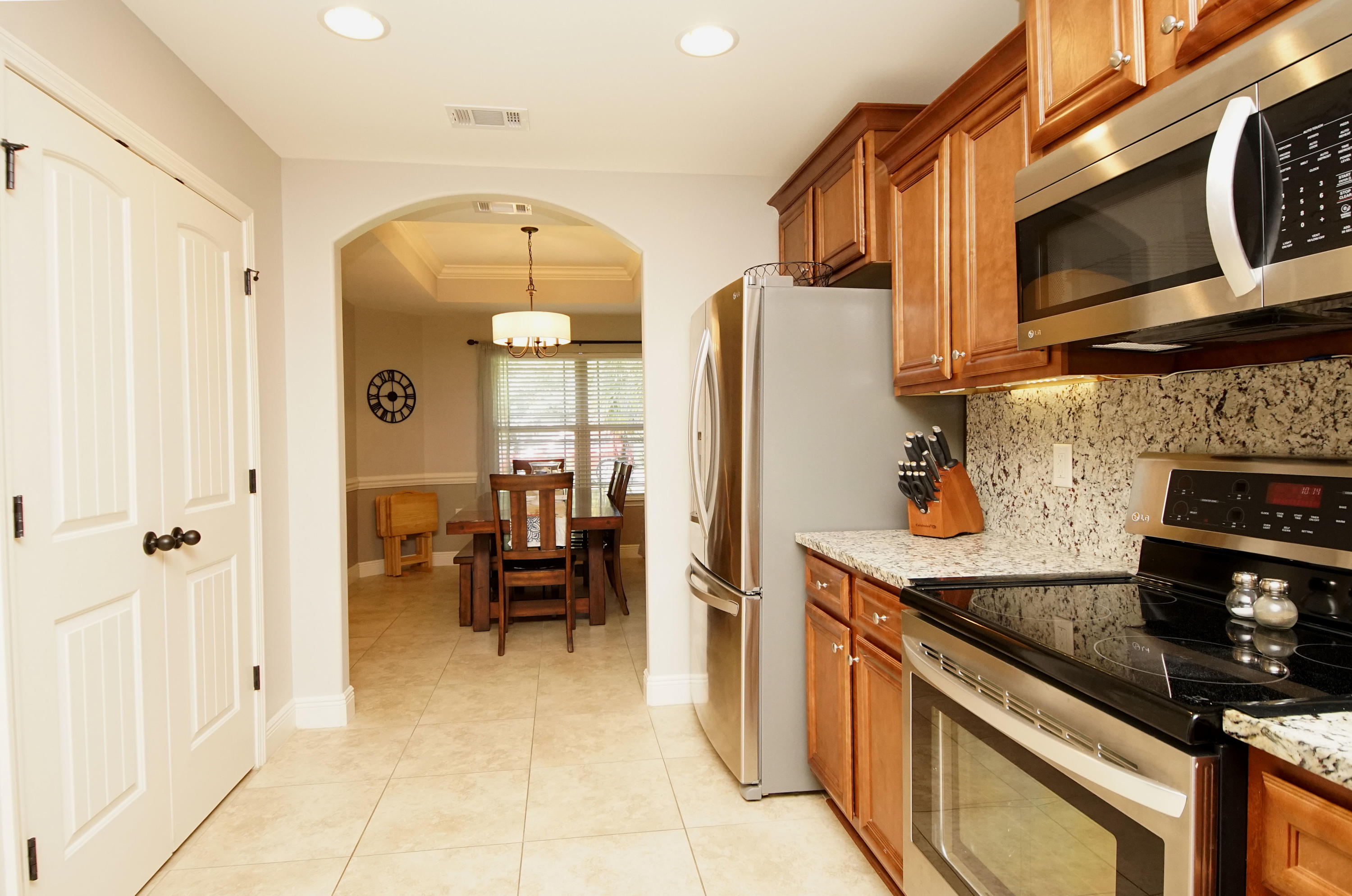 VALPARAISO PINECREST 6 - Residential Lease