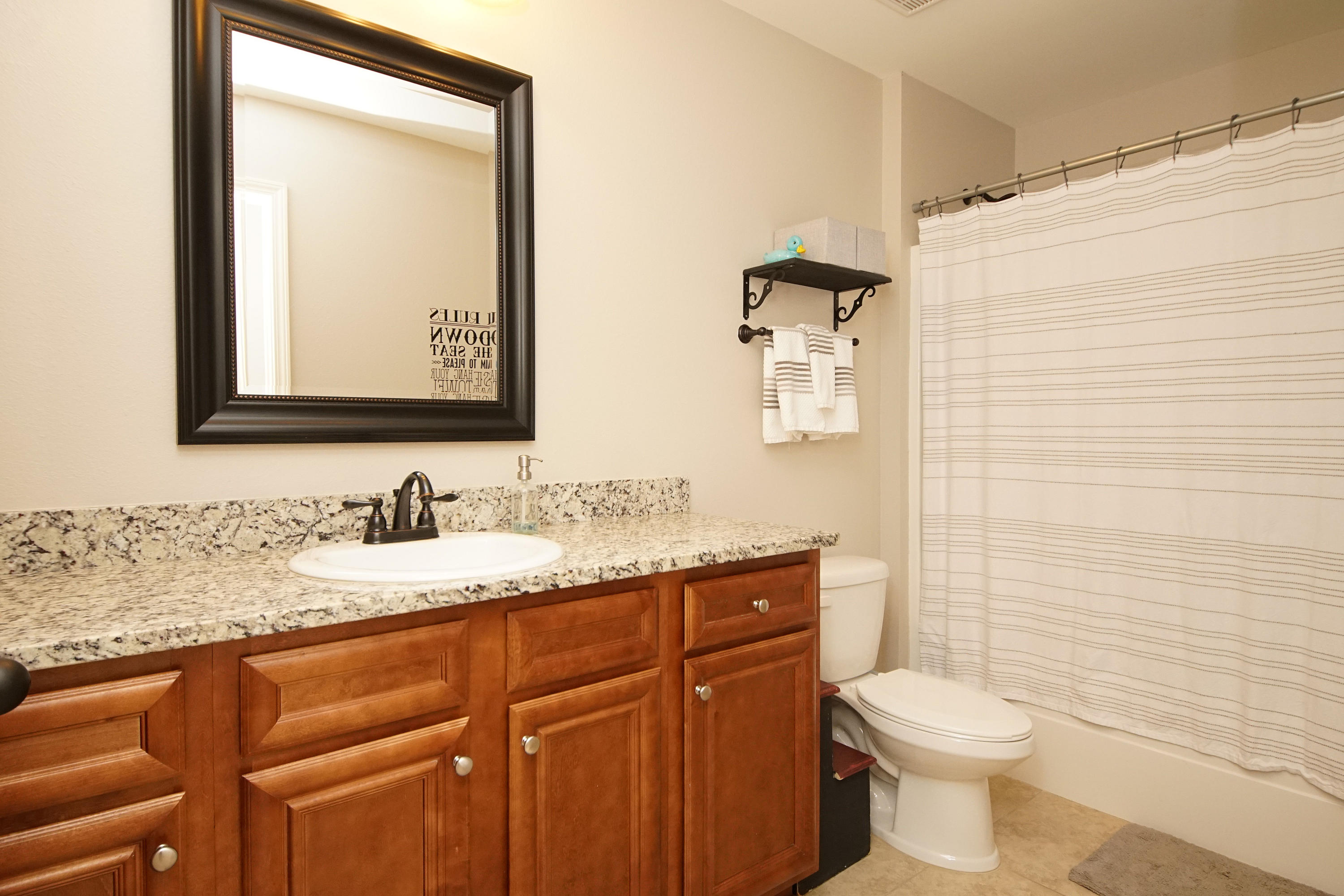 VALPARAISO PINECREST 6 - Residential Lease