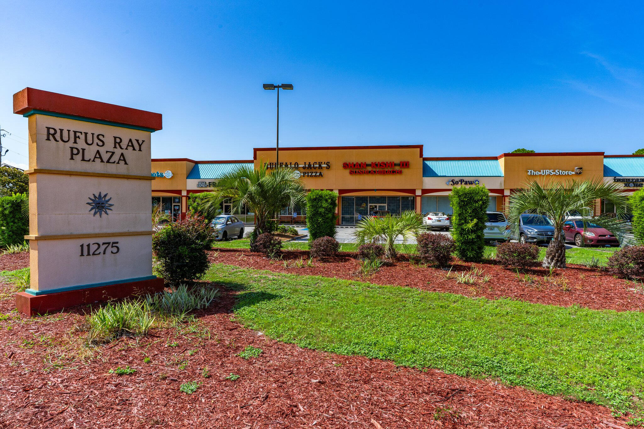 28,000 SF Retail Center located in Destin ( Miramar Beach ) FL 11 unit complex fully leased, high traffic and high profile Retail Center, located at the corner of Emerald Coast Pkwy and South Geronimo Street, located, Silver Sands Outlet Mall, great investment with great potential
