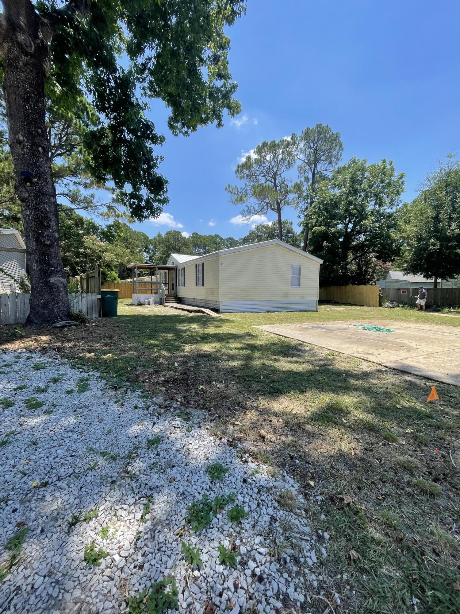 Newly renovated Manufactured home in the center of Niceville, This home qualifies for VA financing.
Recent (2020) complete remodel including Kitchen cabinets, counter tops, appliances, bathrooms include new shower, tub, sink etc. Bedrooms all redone as well, flooring, all new sheet rock, paint trim, fixtures, Doors and locks. New pressure 5 1/4 decking on front porch.
Roof (metal) 2020,  Hvac (2018)
SELLER WILL PAY BUYER $4500 TOWARDS CLOSING COSTS.