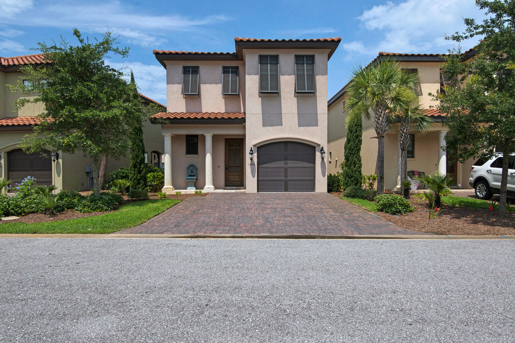 ALL UTILITIES INCLUDED!!! Available as early as 08/15/2016 and no later than 10/01/2016 for a 6 MONTH LEASE! FULLY FURNISHED beautiful 4 bedroom home. Includes a spacious garage and a spacious open floor plan. Kitchen has granite counter-tops and upgraded appliances.Amenities included with the lease of this home are daily kayak, bike and bogie board rentals. Daily tennis court time, fitness club access (with spa and steam rooms), access to the resorts three pools, and discounts on golf and beach set-ups are also included. A $100 administrative fee may apply.