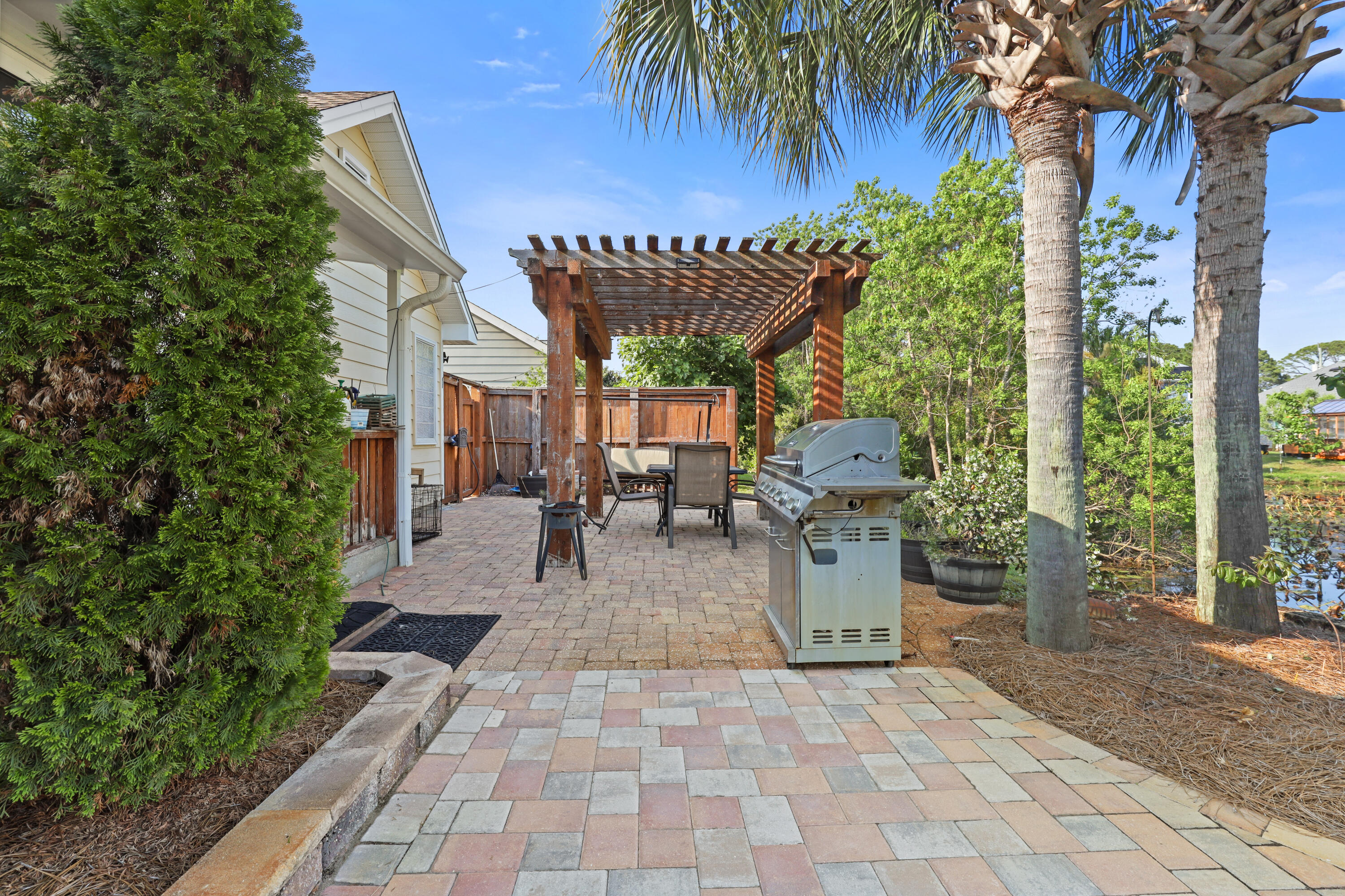 OLDE FLORIDA LAKES PH II - Residential Lease