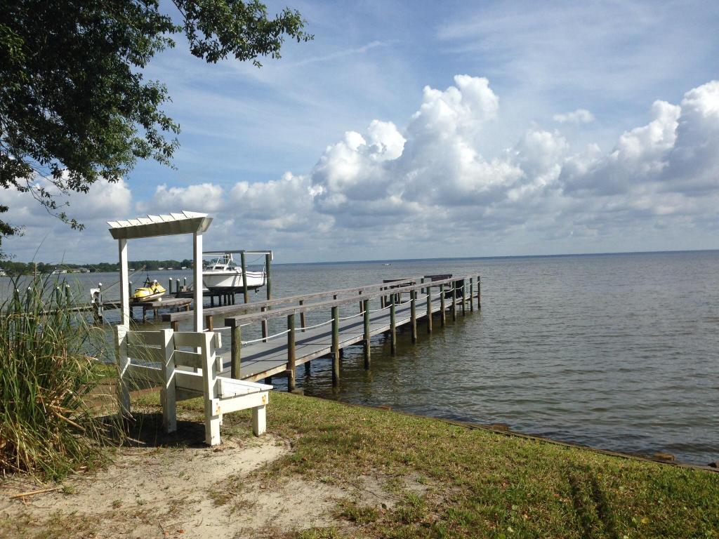 PELICAN BAY S/D - Land