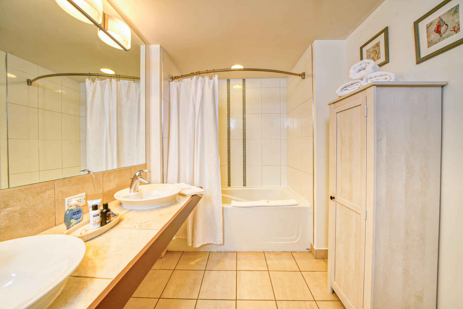 BAHIA CONDO - Residential