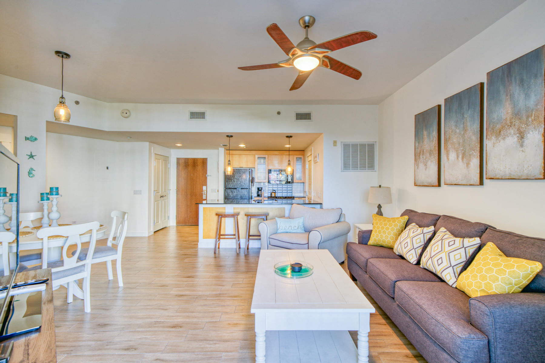 BAHIA CONDO - Residential