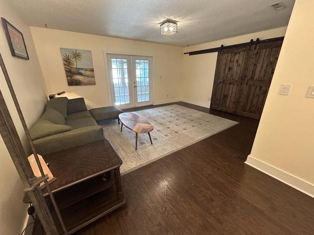 PINE MEADOWS - Residential