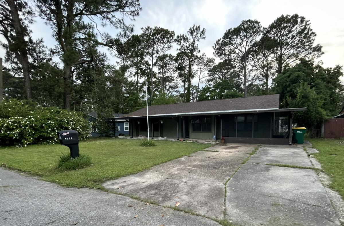 PINE MEADOWS - Residential