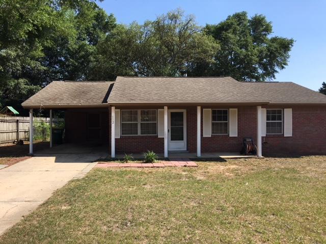 Brick home in heart of Niceville. Call listing office to schedule showings 850.389.8533