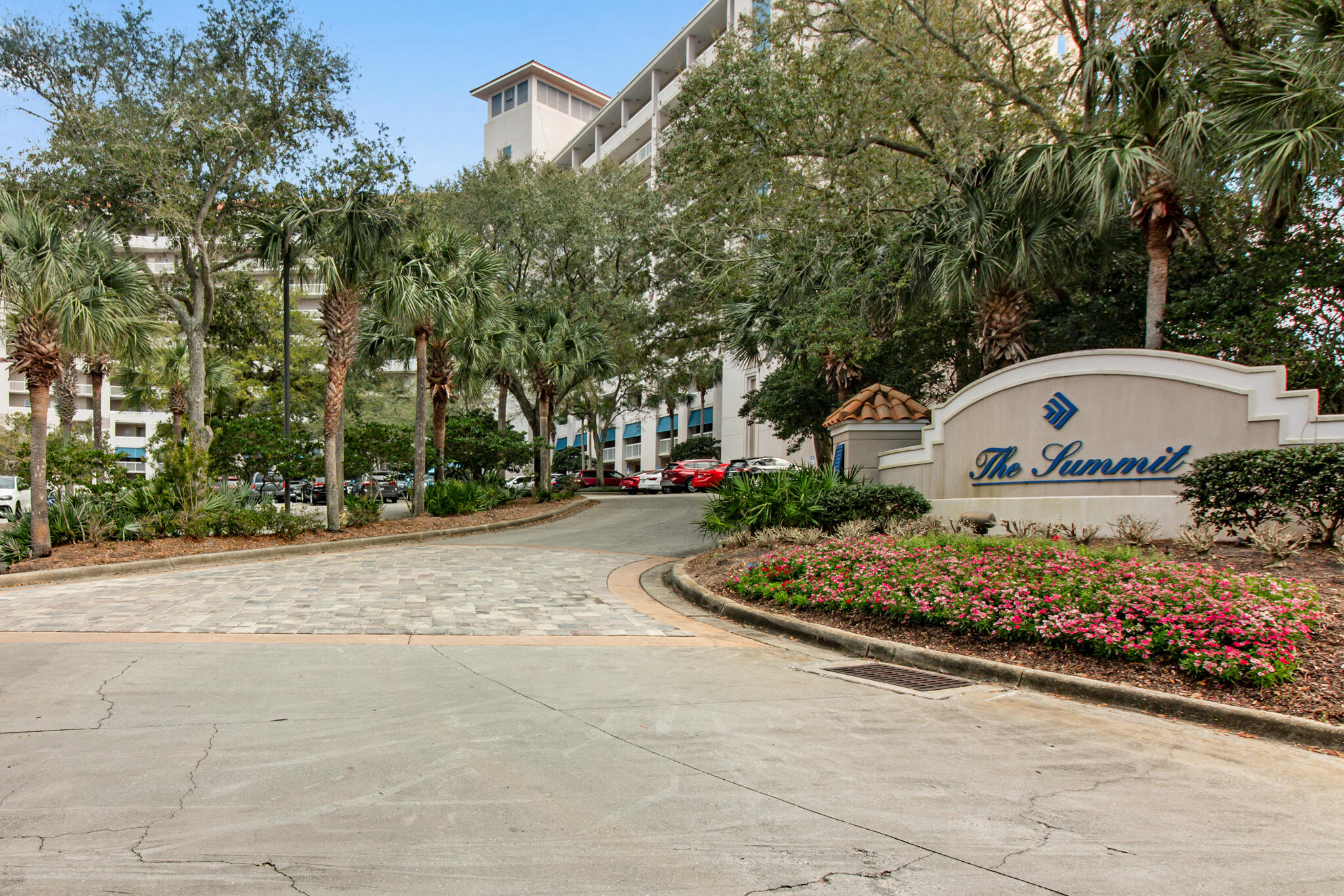 THE SUMMIT @ TOPS'L - Residential Lease
