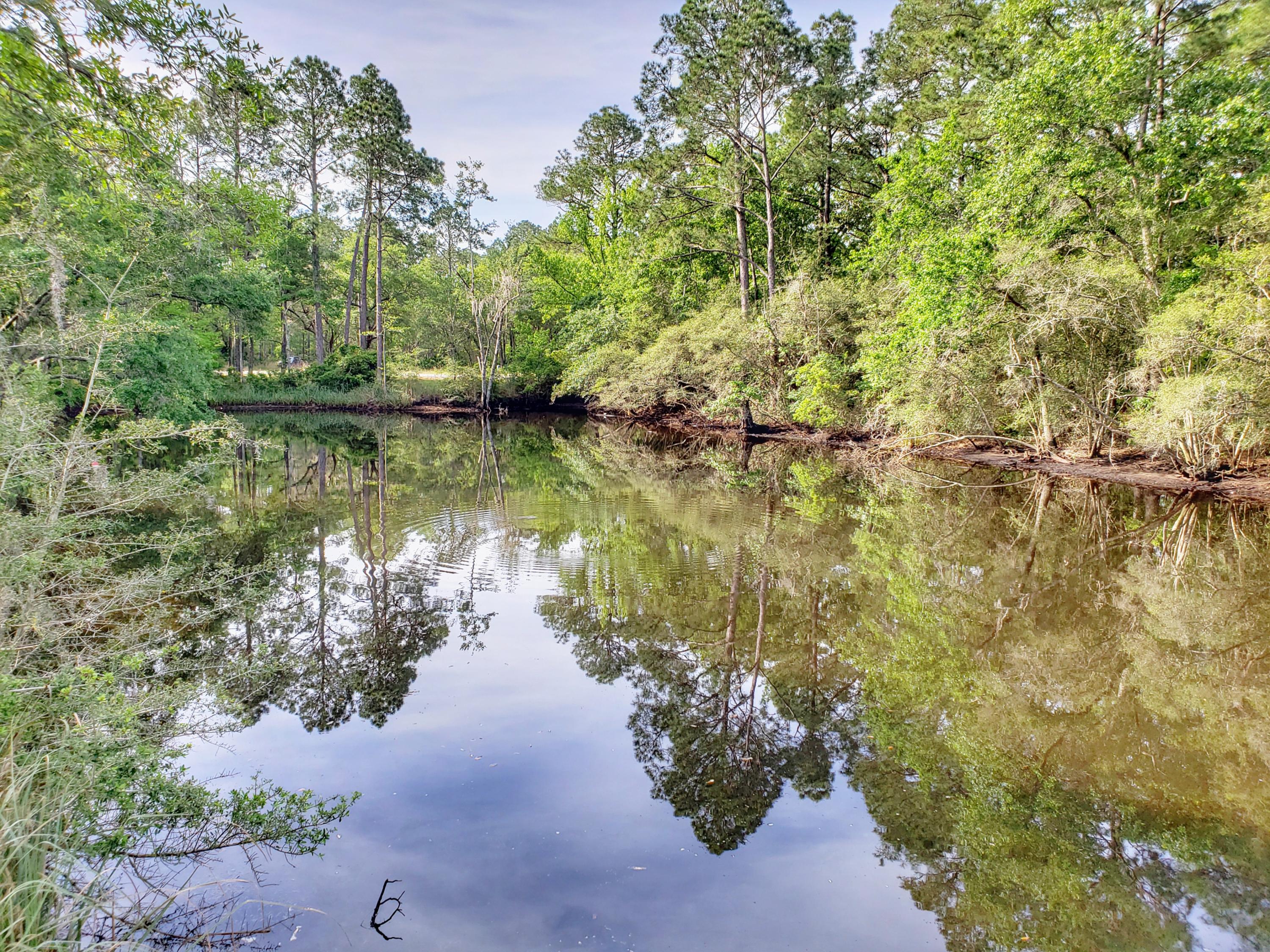 BAYOU BEND - Land
