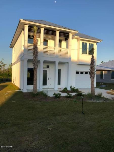 Beautiful New construction Home. This home is Perfect for a Growing family. This home has Custom Cabinets, Quartz counter tops, easy to clean floors and is spacious and New. This home has many upgrades that you don't find in most homes in the area, Custom features, Barn Door, Luxury Vinyl flooring, upgraded lighting package, up graded Fixtures, Come see this beauty today